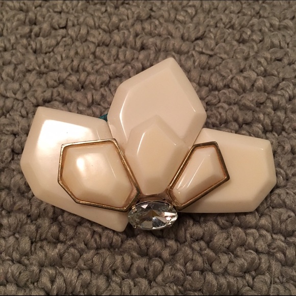Vintage brooch/hair clip
