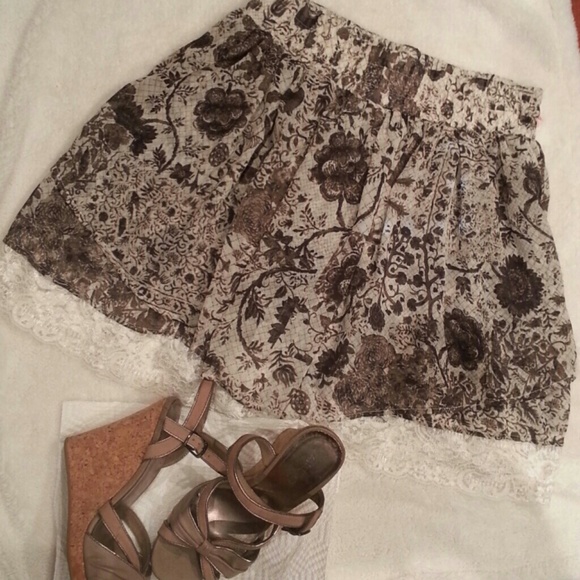 Flowy skirt