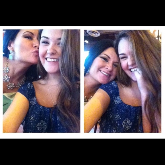 Meet your Posher, Caitlin - Picture 2 of 4