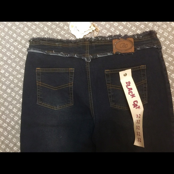 Jeans - Picture 3 of 4