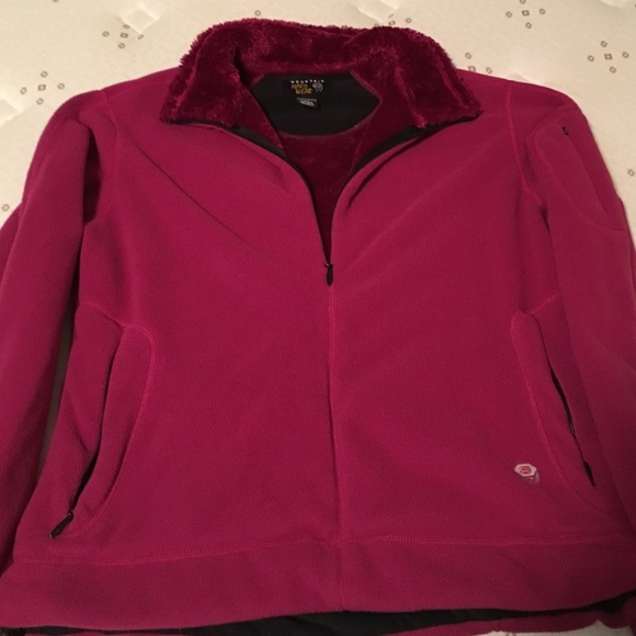 Mountain Hardwear Tops - Woman's Mountain Hardwear 1/4 Zip Fleece