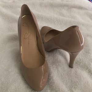 Jessica Simpson pumps