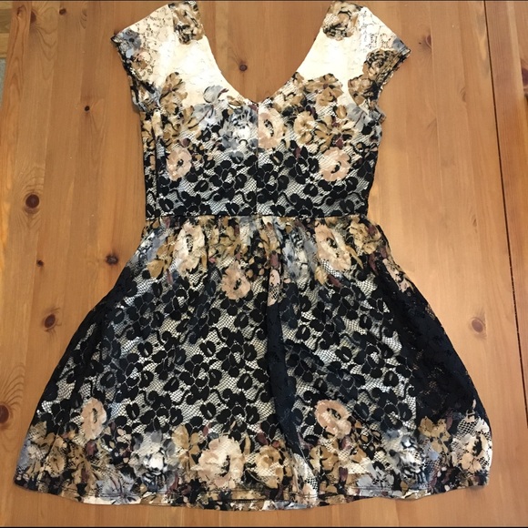 Floral lace Topshop dress - Picture 2 of 4