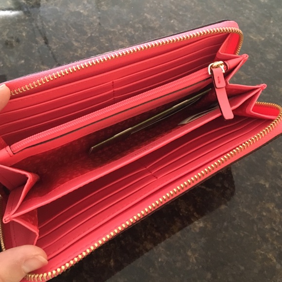 Kate Spade Wallet - Picture 3 of 3