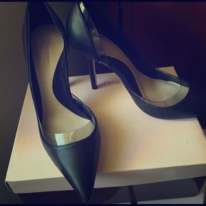 NWOT Zara modern black pump