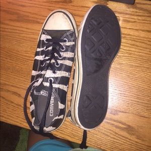 Zebra converse