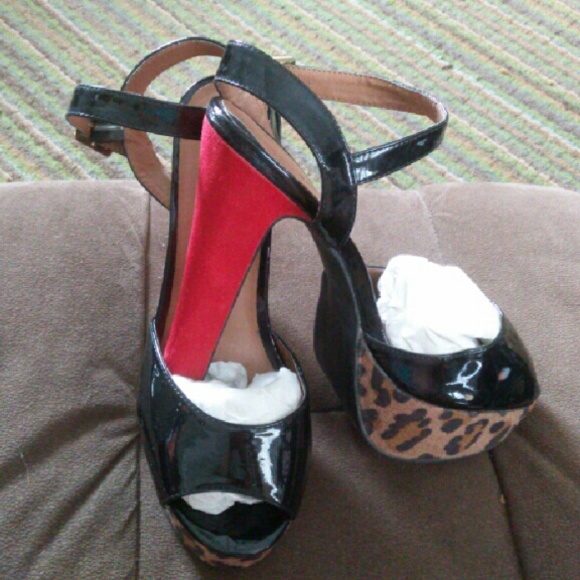 Women's platform's