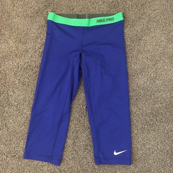 🔴🔴1 HOUR SALE🔴🔴PURPLE Nike Pro Leggings