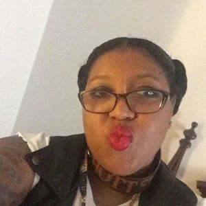 Meet your Posher, Tia