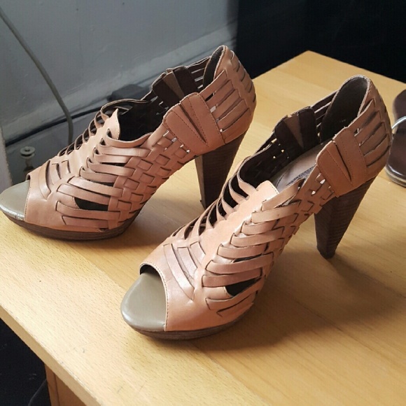 Banana Republic Heels - Picture 2 of 4