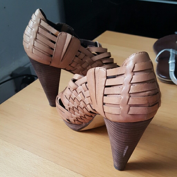 Banana Republic Heels - Picture 3 of 4