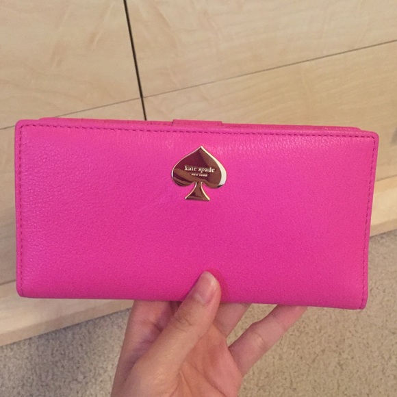 ❌SOLD❌ Kate Spade wallet - Picture 1 of 3