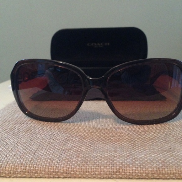 COACH Beatrice Sunglasses