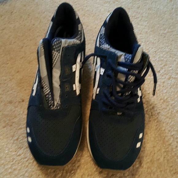 ASICS Gel Lyle III - Picture 3 of 3