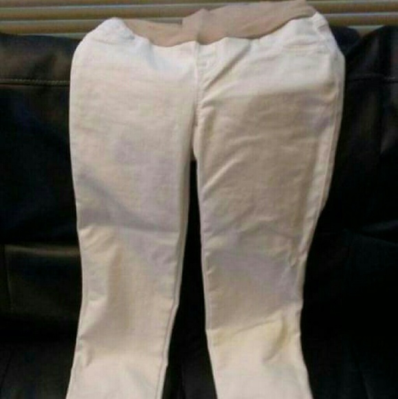 Ohhh baby mother hood white jeans