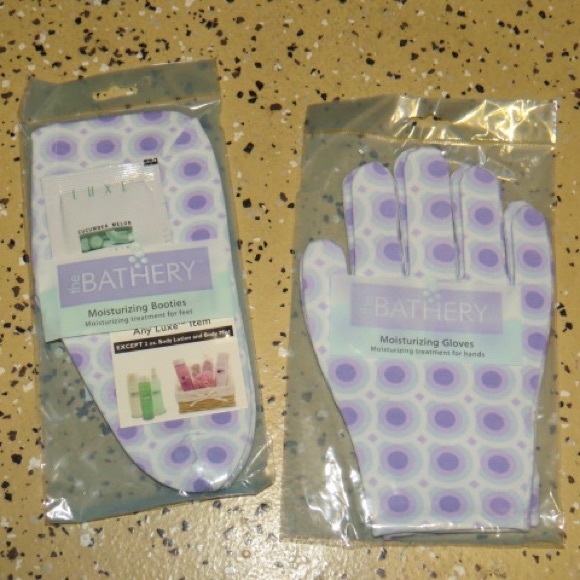 Other - Bathery moisturizing gloves And booties