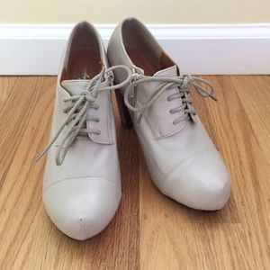 Oxford stacked heels