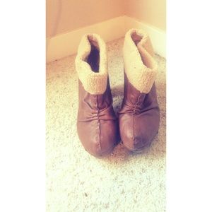 Zigi Soho faux sheepskin clogs