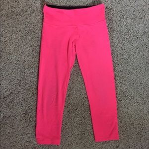 Lululemon wonder under reversible crops