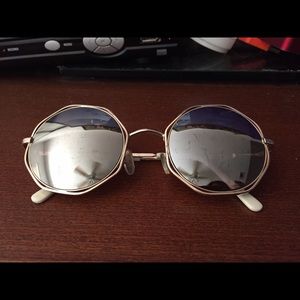 ❌ON HOLD ❌Round sunglasses