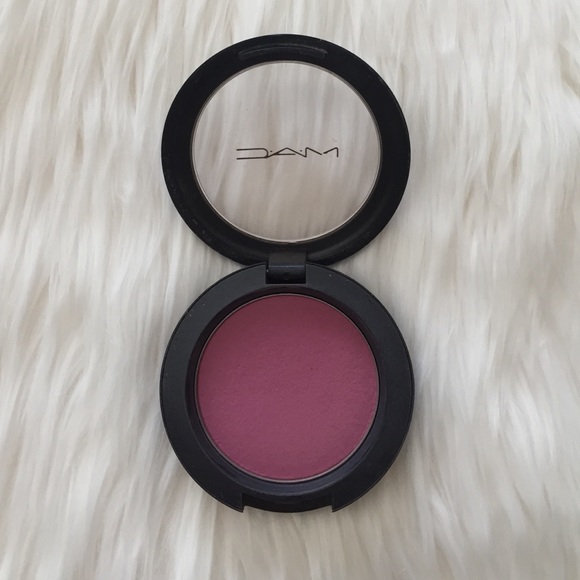 🎄MAC cowgirl sheer tone blush🎄