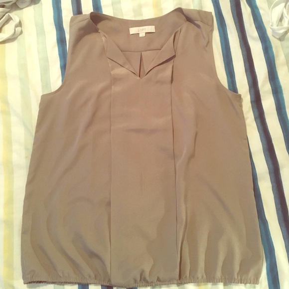 Gray dress shirt.