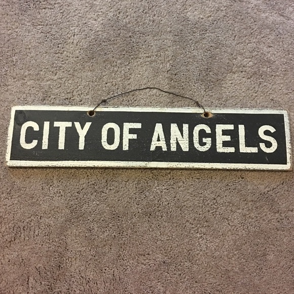 Brandy Melville sign