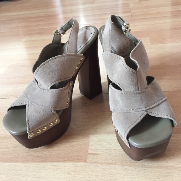 BCBGeneration Tan Wood Hell Sandals