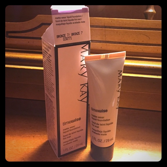 Mary Kay TimeWise Liquid Foundation-Bronze 7