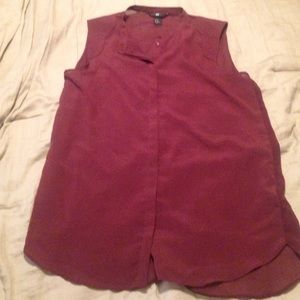 Adorable sleeveless top!