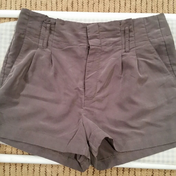 American  Eagle shorts
