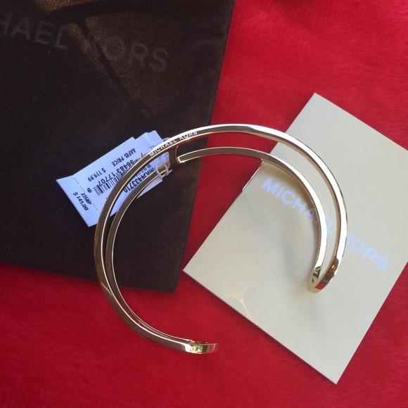 Michael Kors - Picture 3 of 4