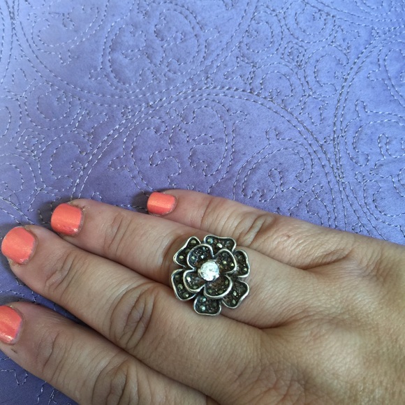 FLOWER RINGS! - Picture 2 of 3