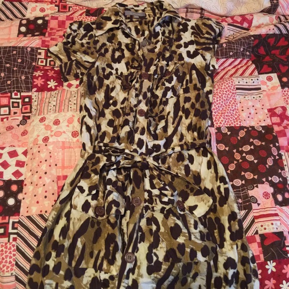Cute belted button up dress!  Size s.