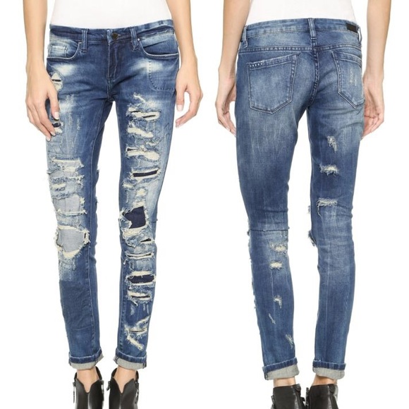 BLANK NYC Skinny Classique Barefoot And Busted