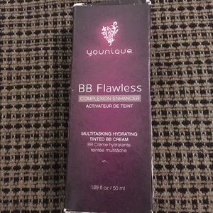 Younique BB Flawless -Honey