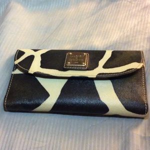 Dooney & Bourke Giraffee print wallet
