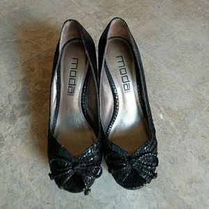 Black 4" high heel shoes