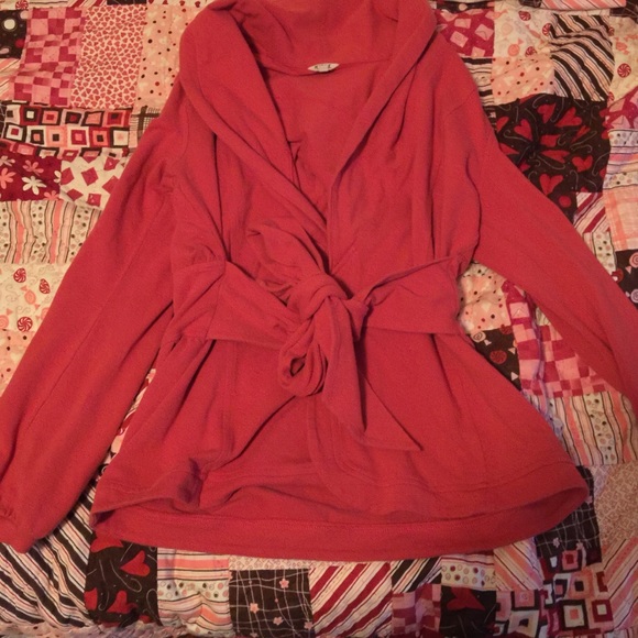 Cute sweatshirt.  Size small.