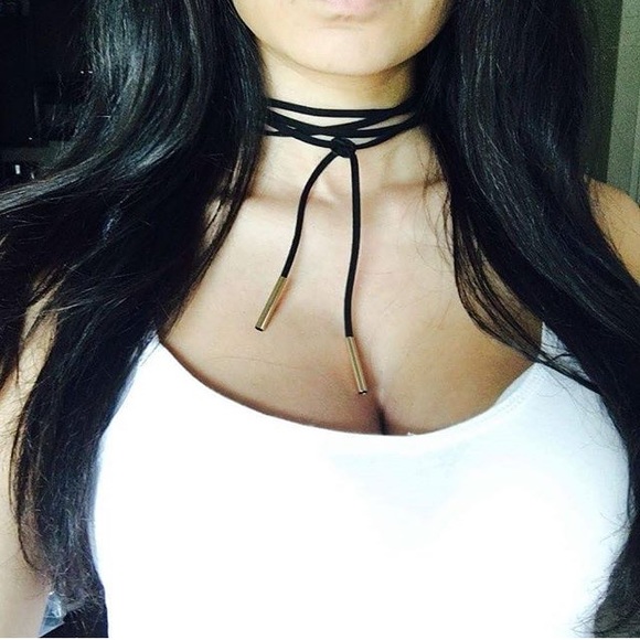 Faux suede choker necklace- black - Picture 3 of 4