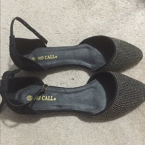 12W black flat with stud design