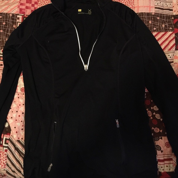 Black athletic half zip.  Sz small.