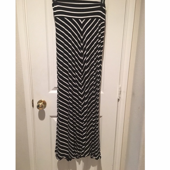 SOLD✔️🌻NWT! Maxi Skirt