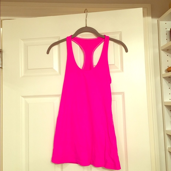 Lululemon cool racer back fushia tank.