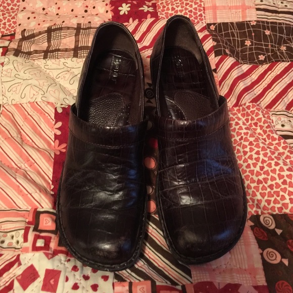 Born brown clogs.  Size 8.