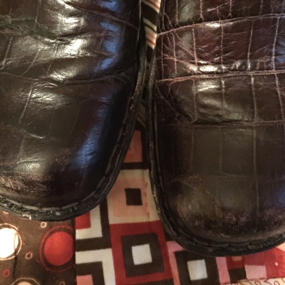 Born brown clogs. Size 8. - Picture 3 of 3