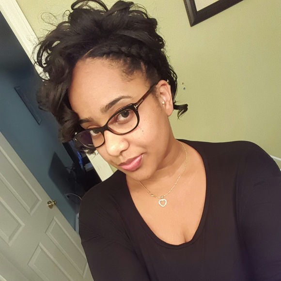 Meet your Posher, Candice