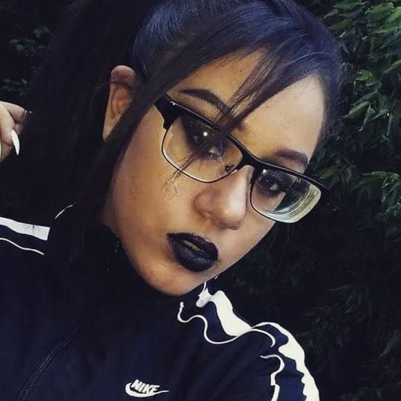 Meet your Posher, Aubree - Picture 1 of 1