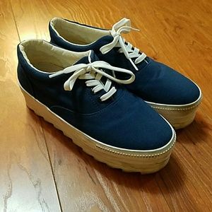 Platform sneakers