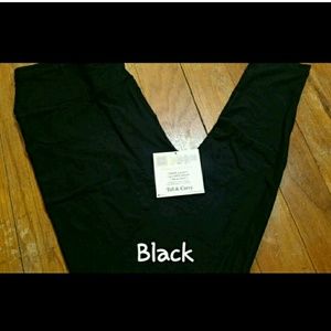 2 pair of lularoe black leggings